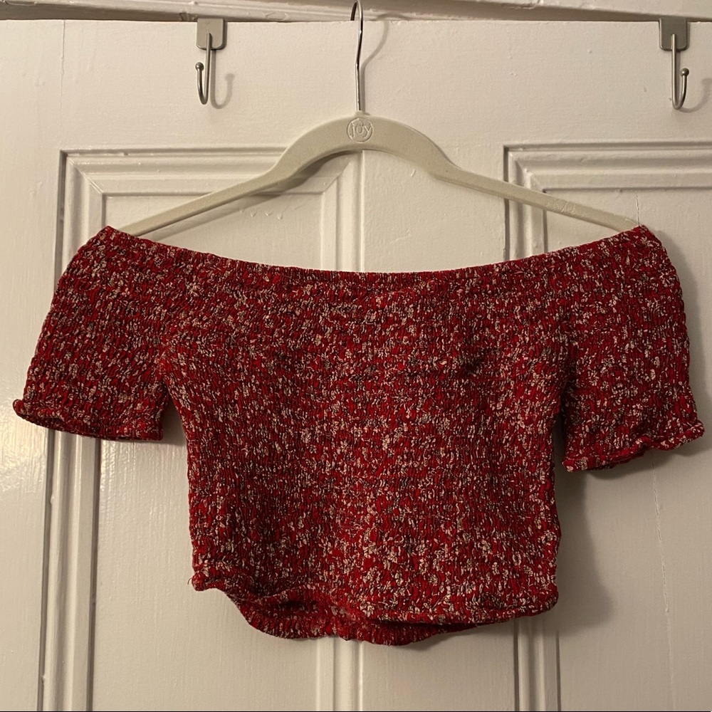 Red Jaase Scrunchy Off Shoulder Short Sleeve Floral Crop Top | Medium